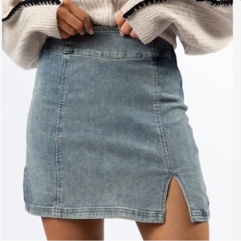 Pink Lily Blue Pencil Mini Skirt with Slit